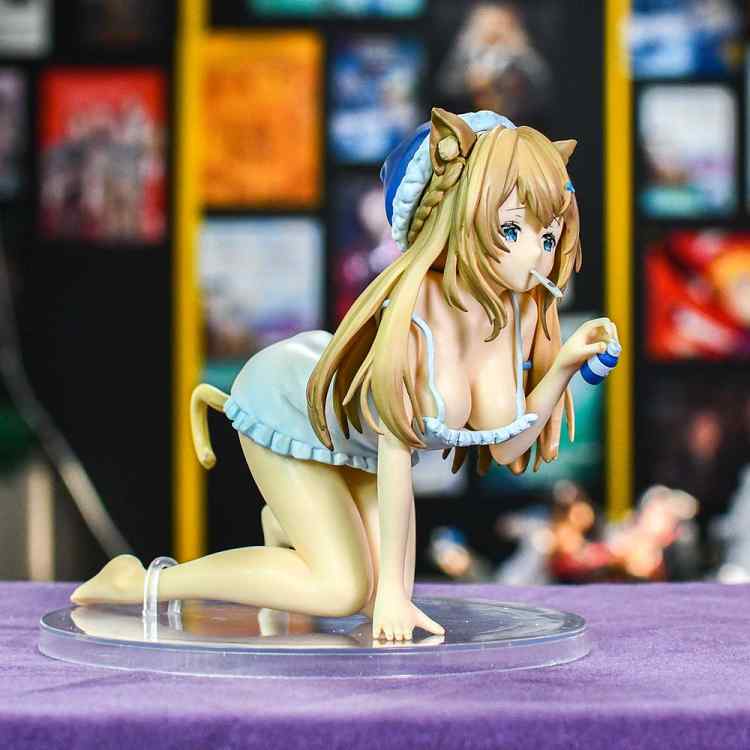 Фигурка NoWayToys: Кошка-медсестра Koron Фигурка NoWayToys: Кошка-медсестра Koron