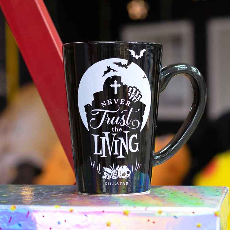 Кружка латте "Never trust the living"