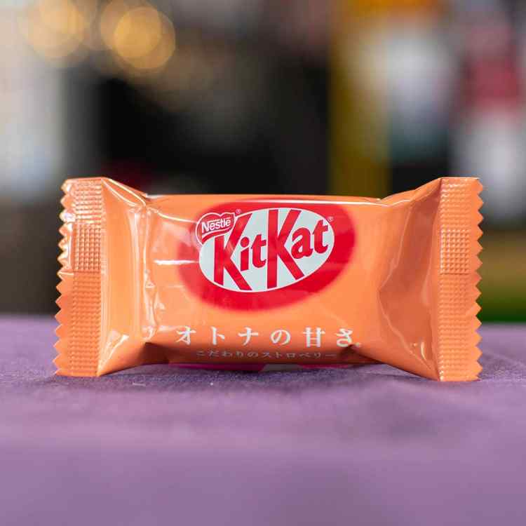 Шоколад KitKat с клубникой (Япония)