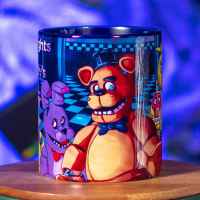 Кружка Five night`s at Freddy`s: В кафе