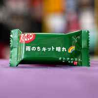 Шоколад KitKat с зелёным чаем (Япония) 