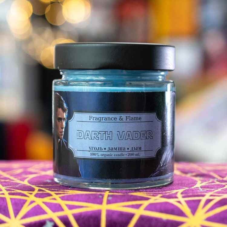 Свеча в стекляной упаковке Fragrance&Flame: Дарт Вейдер (200 мл) Свеча в стекляной упаковке Fragrance&Flame: Дарт Вейдер (200 мл)
