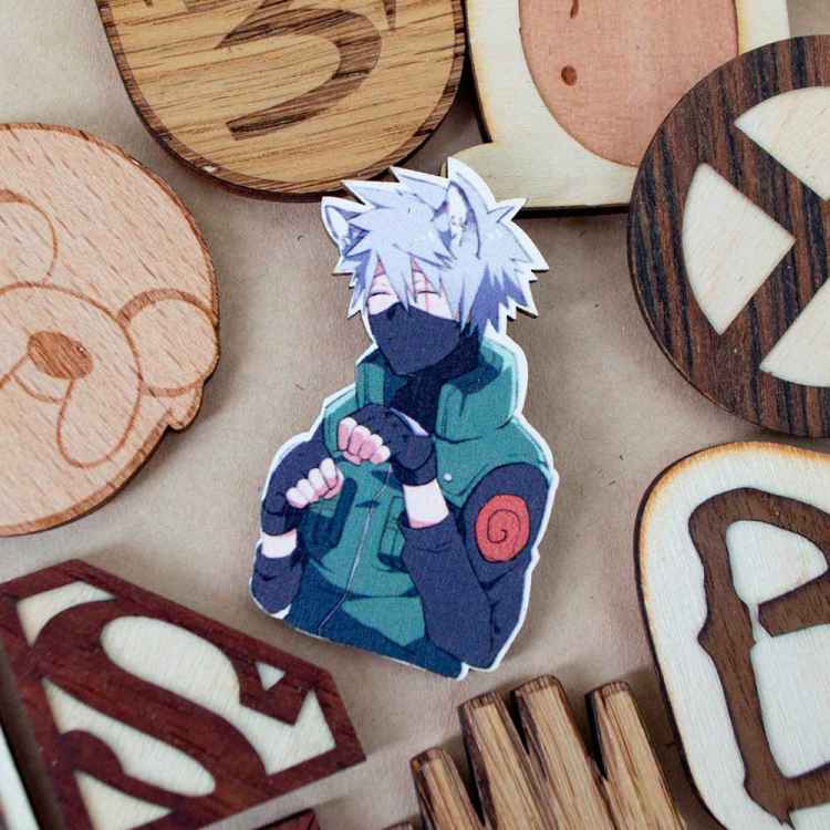 Значок деревянный Naruto: Какаши J157
