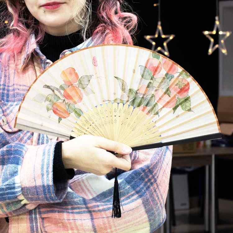 Веер декоративный: #34 Персики на светлом