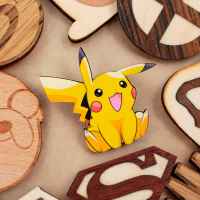 Значок деревянный Pokemon: Пикачу сидит J363