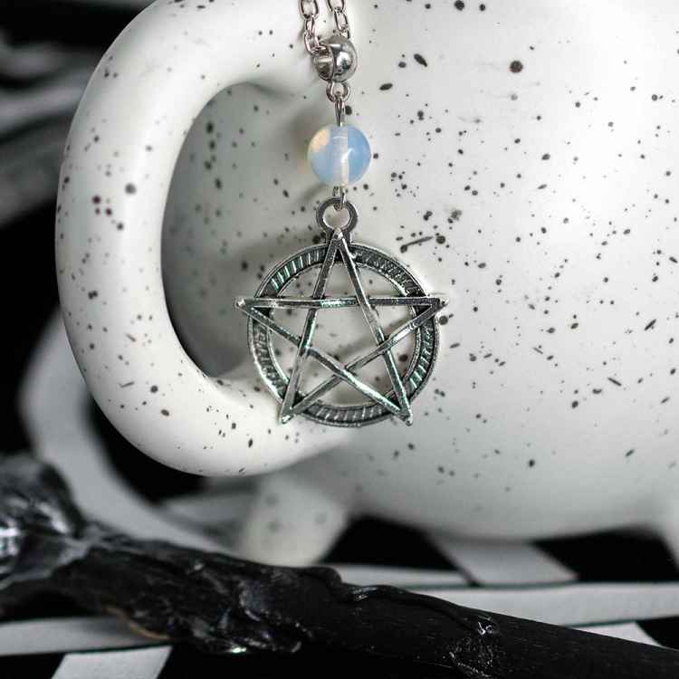 Кулон Witch: Пентаграмма с лунным камнем