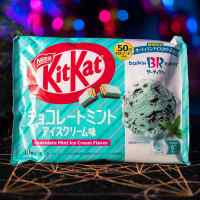 Шоколад KitKat x Baskin-Robbins Мятное мороженное. Упаковка (Япония)