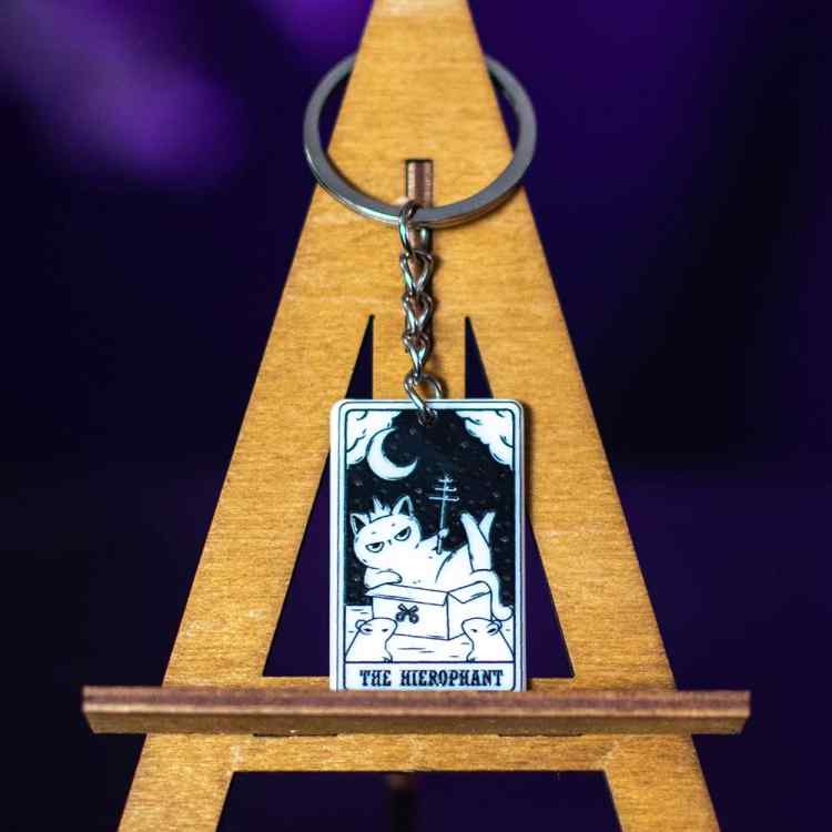 Брелок акриловый Tarot: The hierophant