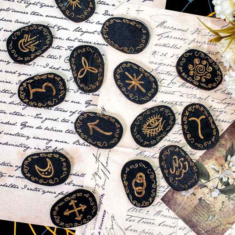Набор рун для гаданий Witch Runes