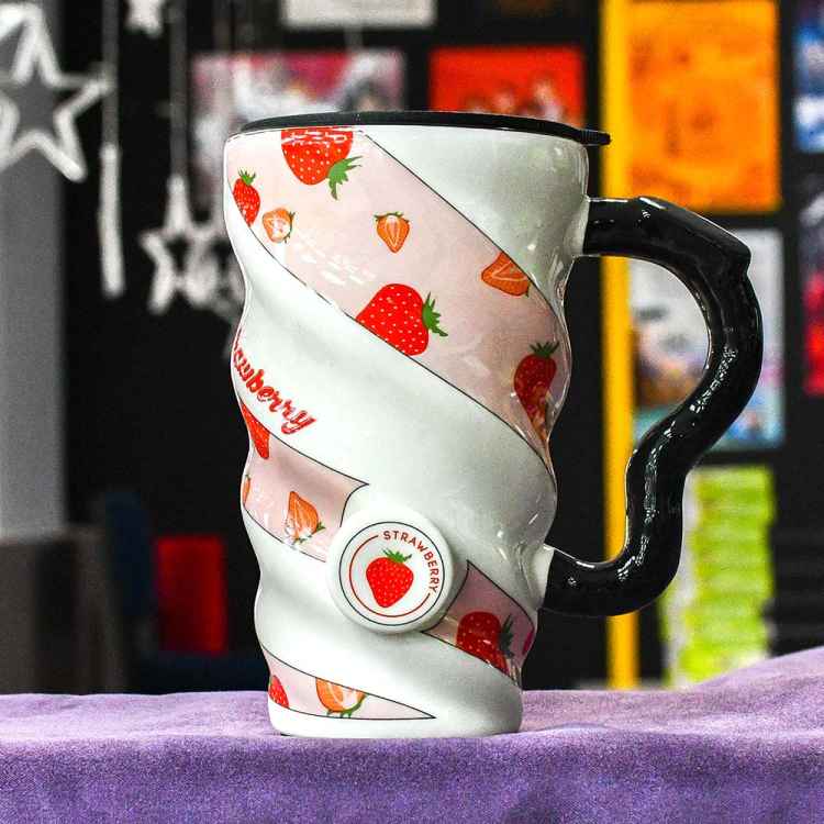 Кружка керамическая Strawberry 