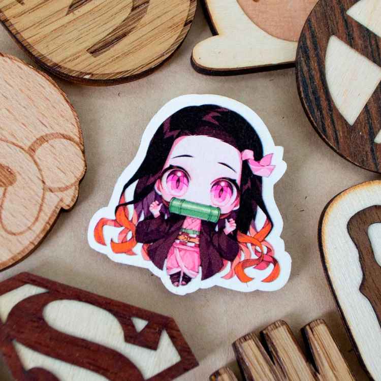 Значок деревянный Demon Slayer: Недзуко J616