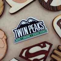 Значок деревянный Twin Peaks: Твинпикс E141