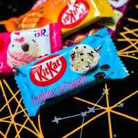 Шоколад KitKat с печеньем и сливками (Япония)