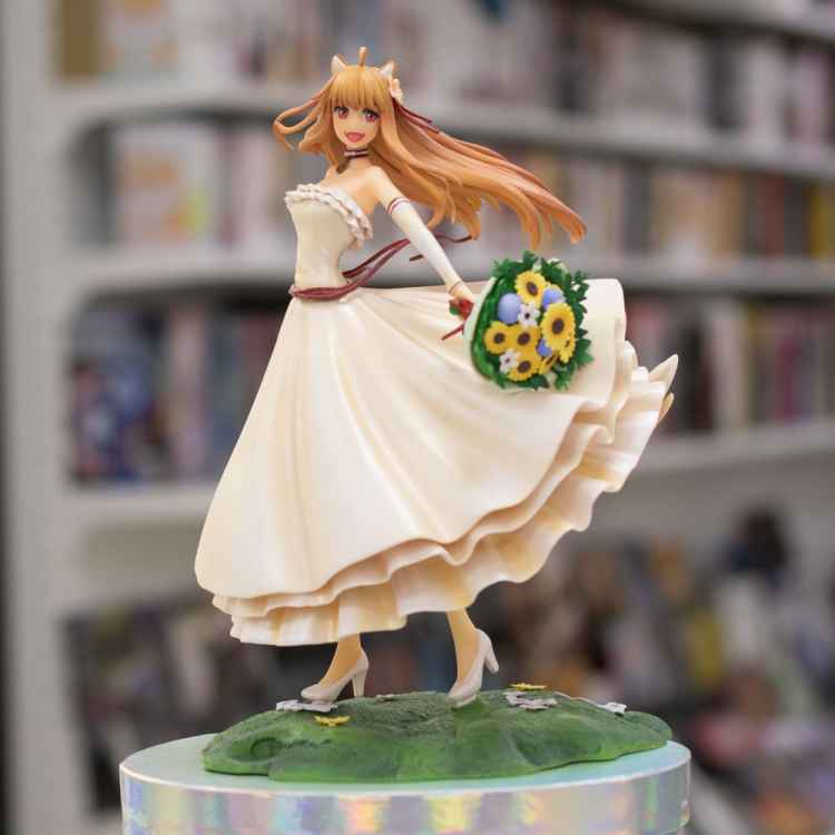 Фигурка MYETHOS Spice and Wolf: Холо в свадебном