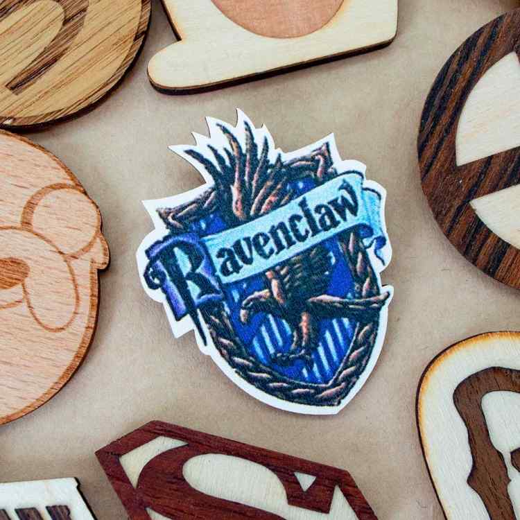 Значок деревянный Harry Potter: Когтевран Е90 Значок деревянный Harry Potter: Когтевран Е90