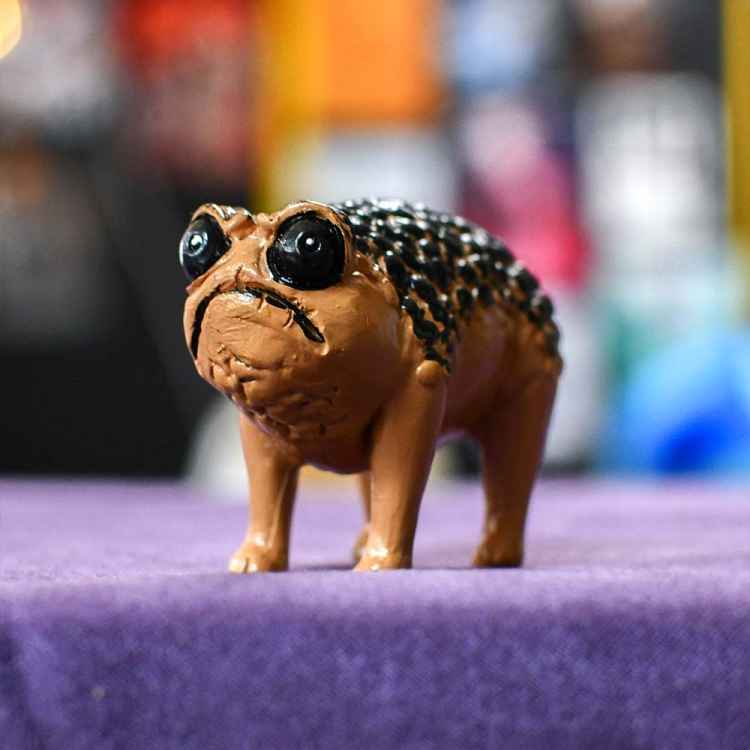 Фигурка Недовольная жаба Фигурка Недовольная жаба