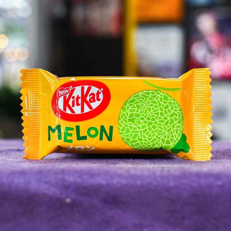 Драже Kitkat со вкусом клюквы и миндаля 36 гр