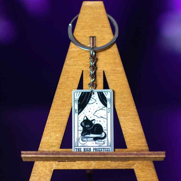Брелок акриловый Tarot: The high priestess