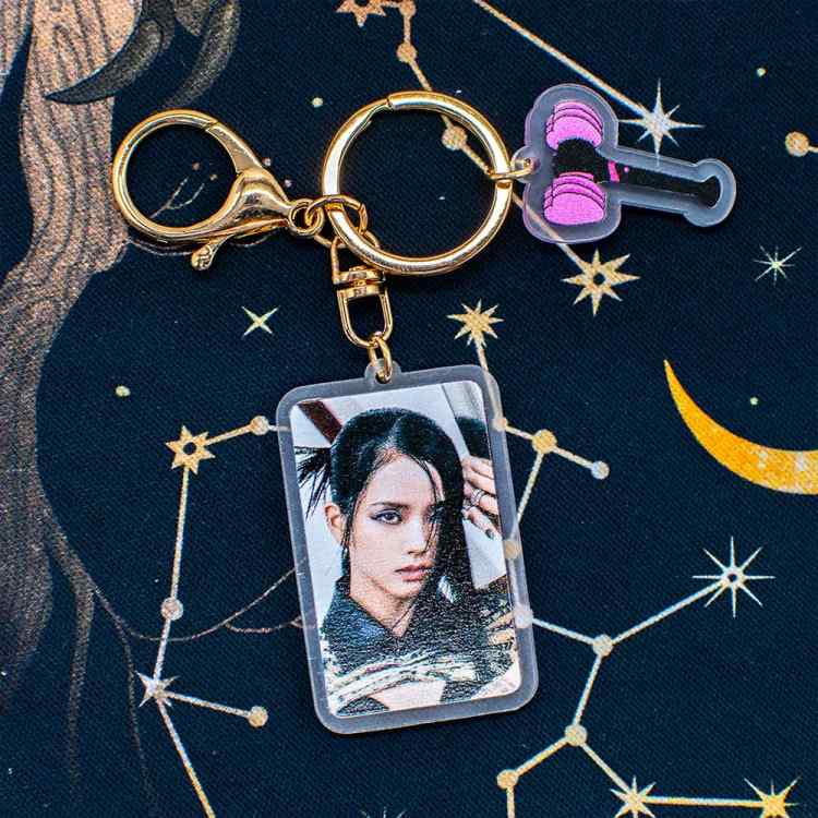 Брелок акриловый Black Pink: Джису