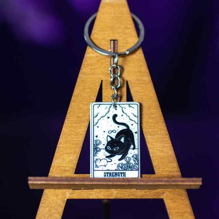 Брелок акриловый Tarot: The strength
